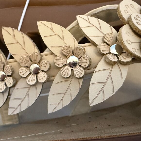 Andiamo NWOB AJudy Women’s Sz 7M Beige Floral Sandals – Comfort Slingback Wedge - Picture 8 of 8